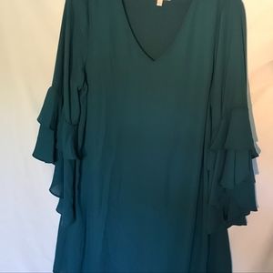 Gianni Bini green dress v neck
